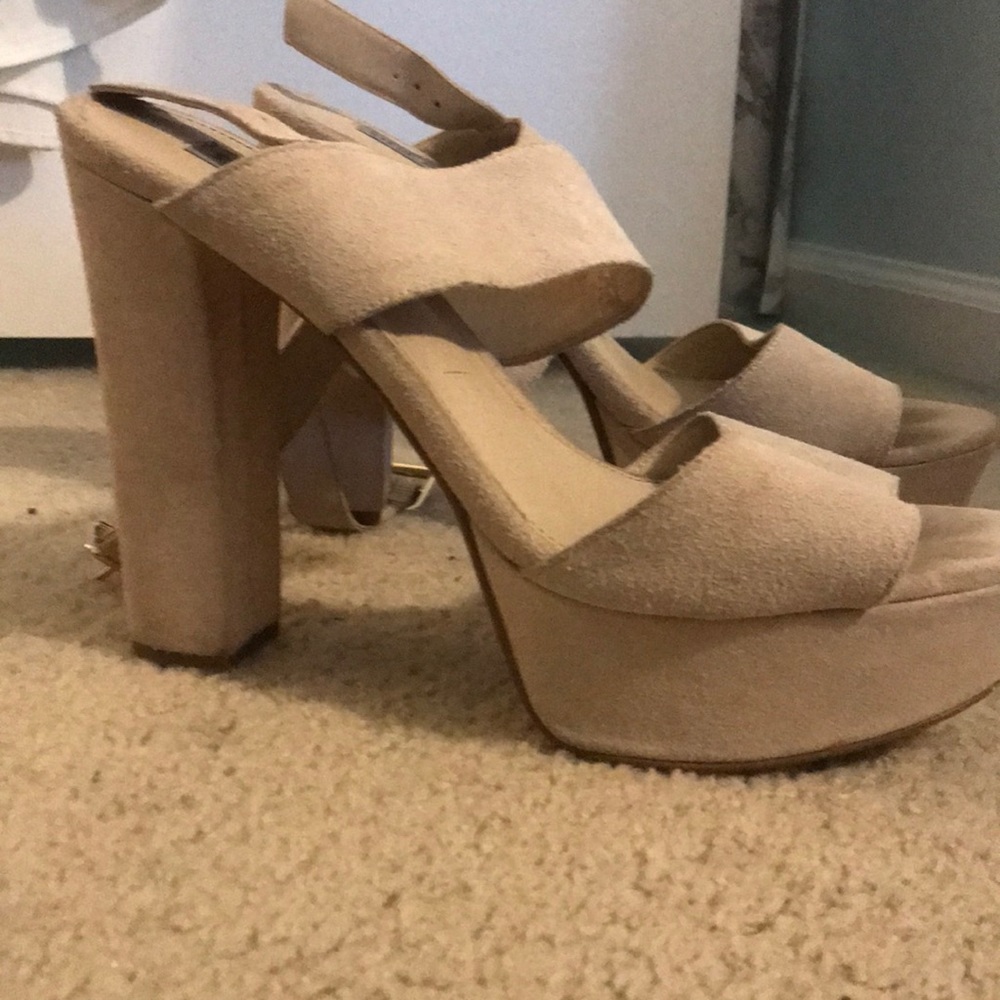 Steve Madden Suede heels